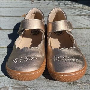 LIVIE & LUCA GIRL'S JUNIPER MARY JANE, ROSE GOLD METALLIC 2Y